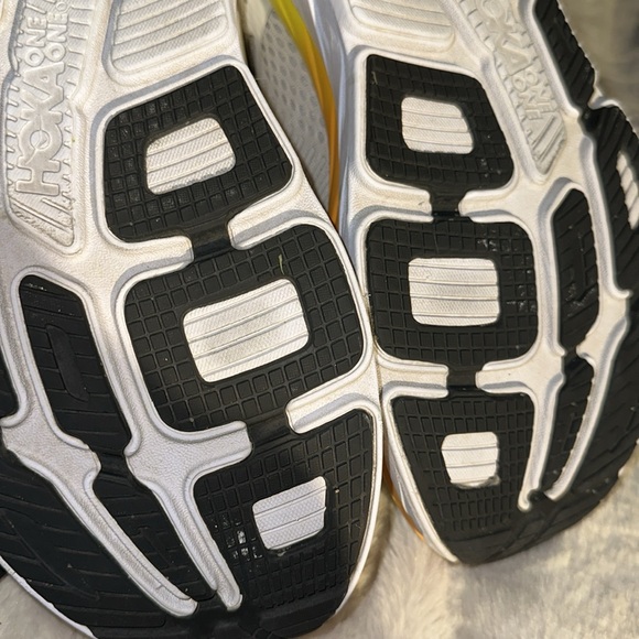 Hoka One One Bondi 7 Nimbus Cloud/ Radiant Yellow Size 12 - Picture 10 of 13